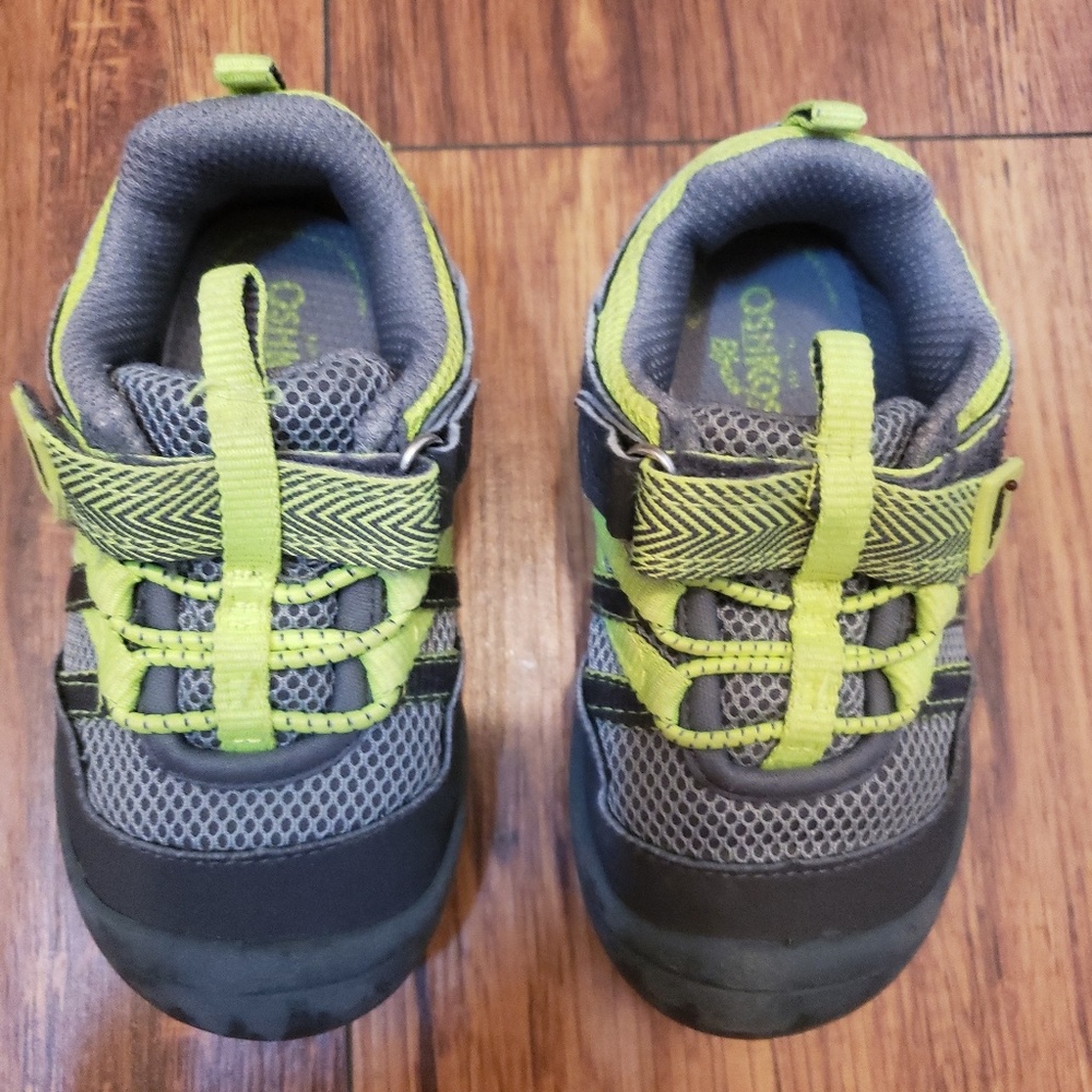 Oshkosh toddler Sneakers
